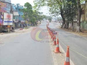 জনশূন্য রাজধানীর রাধানগর মোটর স্ট্যান্ড।